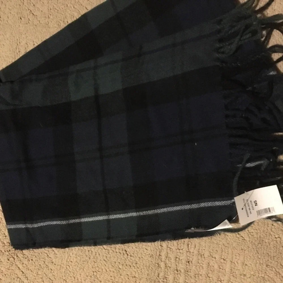 Super  soft scarf - Picture 1 of 3